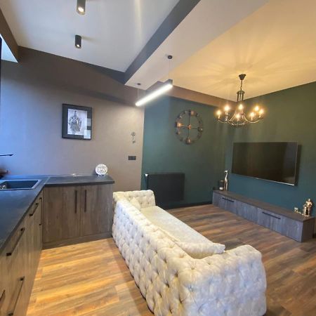 New Apartment With Terrace Tbilisi Exterior foto
